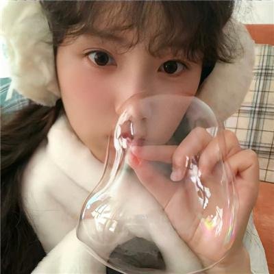 我和他都是新郎。